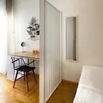 Blu & Marrone Suites-parking Included