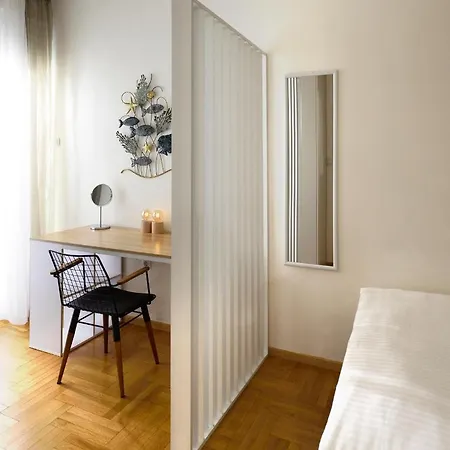 Blu & Marrone Suites-parking Included