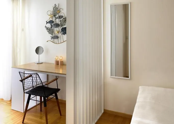 Blu & Marrone Suites-parking Included