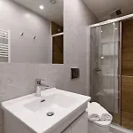 公寓 Blu & Marrone Suites-parking Included 塞萨洛尼基