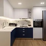 Blu & Marrone Suites-parking Included