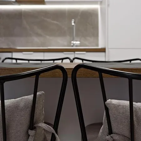 Blu & Marrone Suites-parking Included Appartement