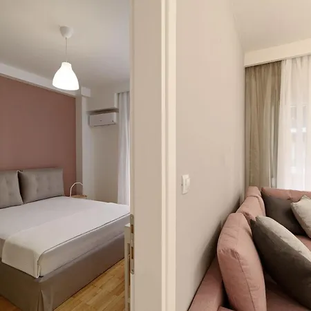 Blu & Marrone Suites-parking Included