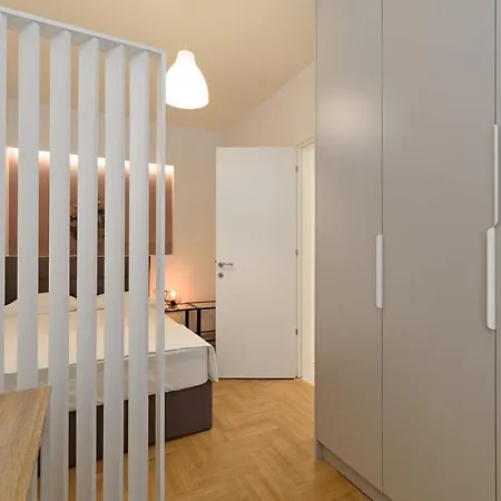 Appartamento Blu & Marrone Suites-parking Included