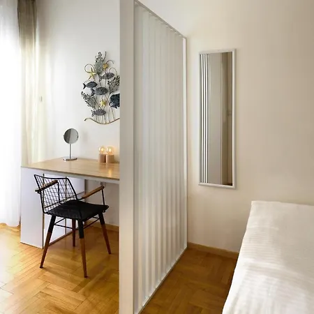 Blu & Marrone Suites-parking Included