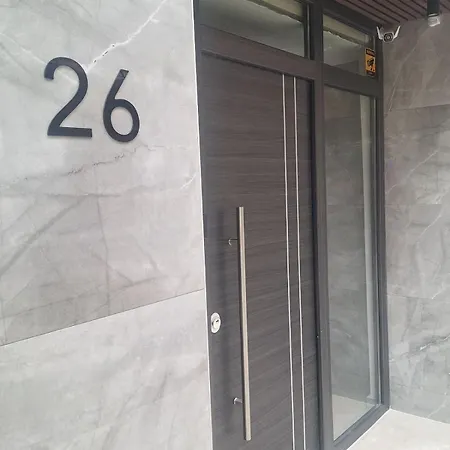 Blu & Marrone Suites-parking Included