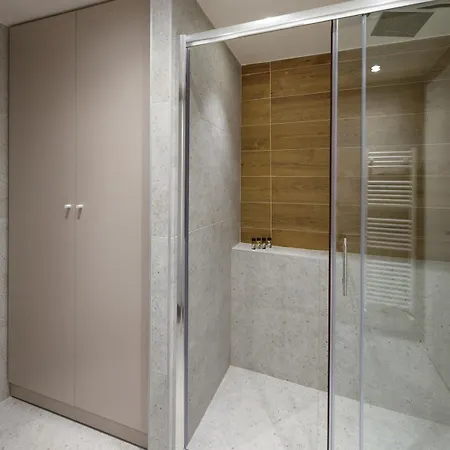 Blu & Marrone Suites-parking Included * Thessaloniki