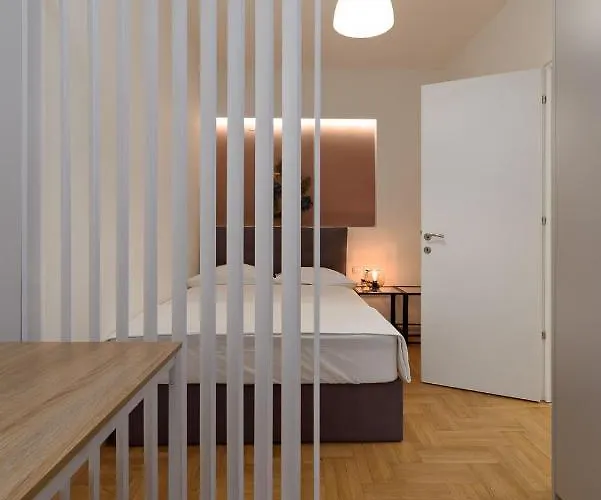 Blu & Marrone Suites-parking Included *