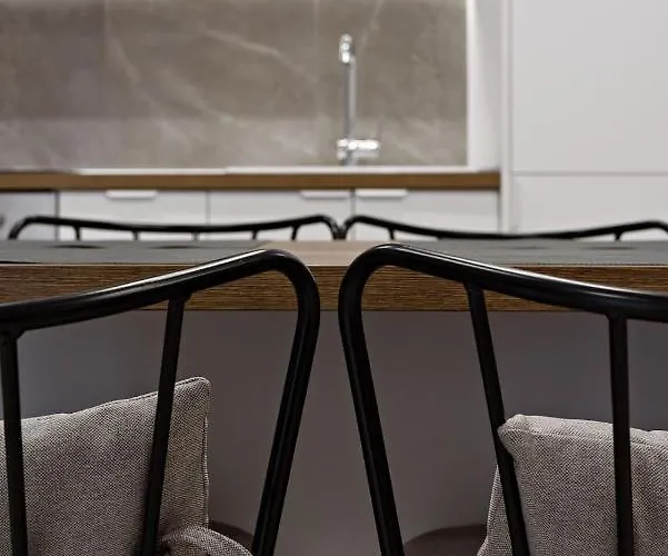 Blu & Marrone Suites-parking Included Apartman