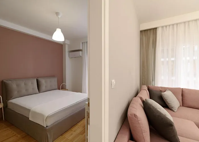 Blu & Marrone Suites-parking Included