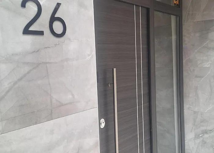 Blu & Marrone Suites-parking Included